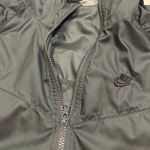 Nike Ladies medium windbreaker